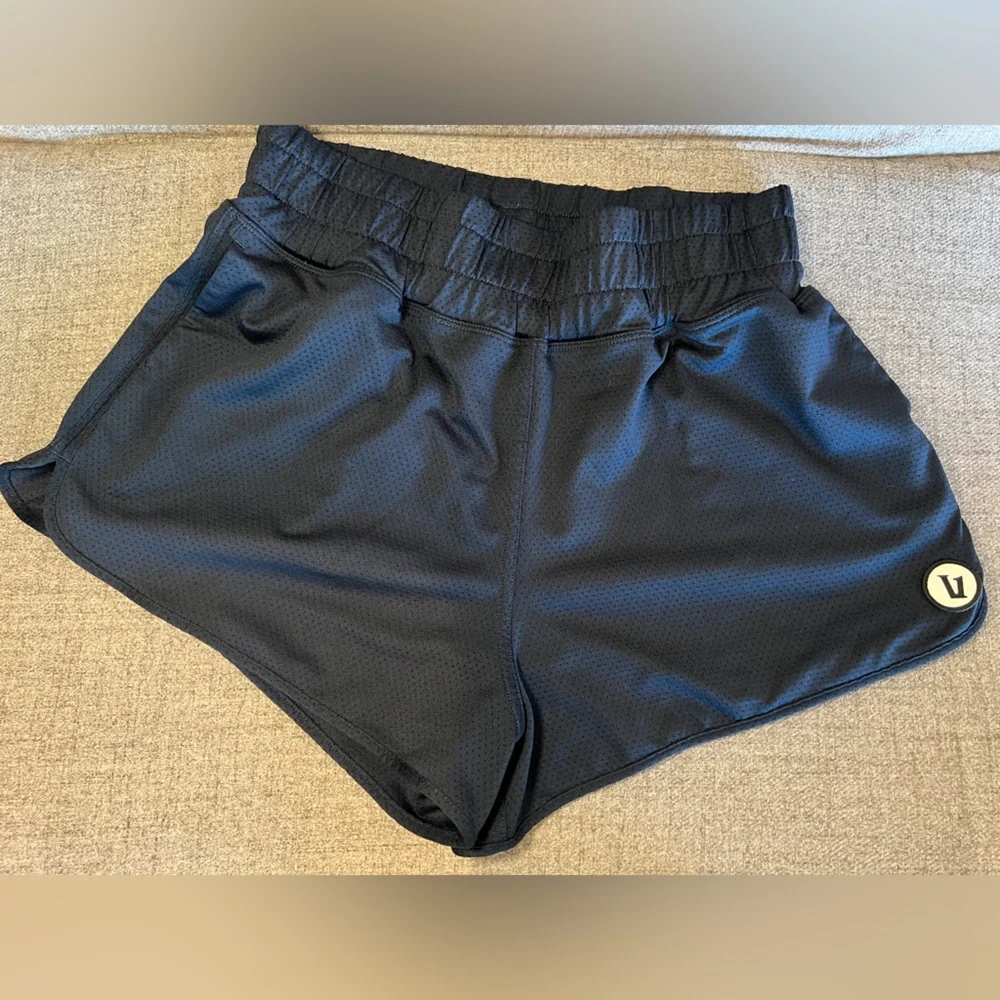 Vuori Micro Mesh High Rise Performance Short 2.5” Ink Blue-Black Small